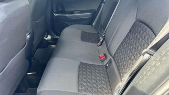 Toyota C-HR 1.8 Hybrid Design 5dr CVT