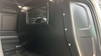 Land Rover Defender 3.0 D300 Hard Top HSE Auto