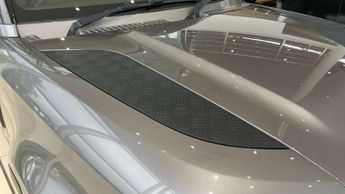 Land Rover Defender 3.0 D300 Hard Top HSE Auto