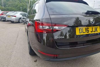 Skoda Superb Estate 2.0 TDI CR 190 Laurin + Klement 4X4 5dr DSG