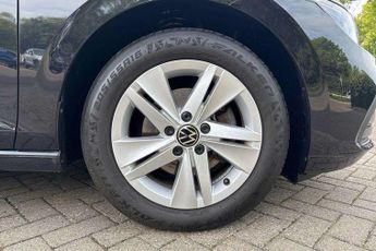 Volkswagen Golf 1.5 eTSI 150 Life 5dr DSG