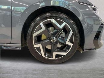 Volkswagen Golf 1.5 TSI 150 R-Line 5dr