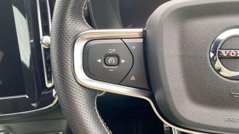 Volvo XC40 2.0 B4P R DESIGN 5dr AWD Auto