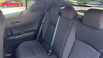 Toyota C-HR 1.8 Hybrid Design 5dr CVT