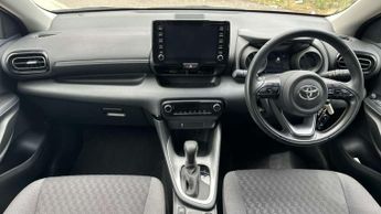 Toyota Yaris 1.5 Hybrid Design 5dr CVT
