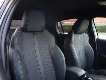 Peugeot 208 1.2 Hybrid 100 GT 5dr e-DSC6