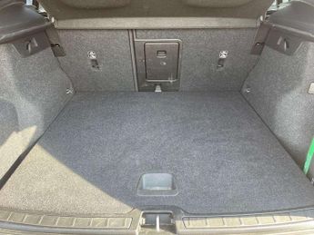 Volvo XC40 1.5 T3 [163] R DESIGN 5dr Geartronic