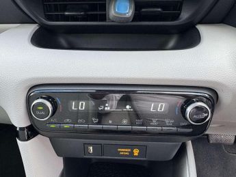 Toyota Yaris 1.5 Hybrid Excel 5dr CVT