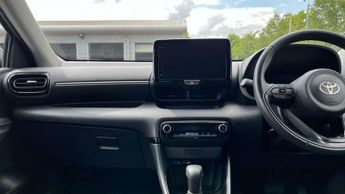 Toyota Yaris 1.5 Hybrid Design 5dr CVT
