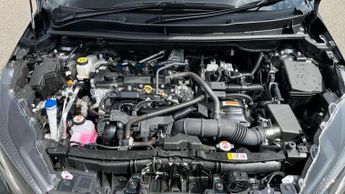 Toyota Yaris 1.5 Hybrid Design 5dr CVT