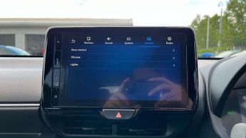 Toyota Yaris 1.5 Hybrid Design 5dr CVT