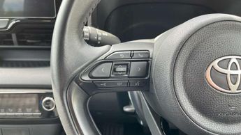 Toyota Yaris 1.5 Hybrid Design 5dr CVT