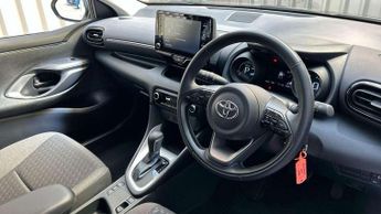 Toyota Yaris 1.5 Hybrid Design 5dr CVT