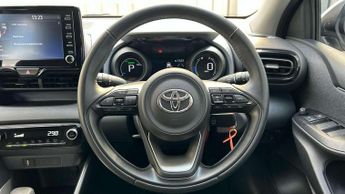 Toyota Yaris 1.5 Hybrid Design 5dr CVT