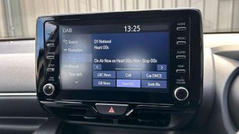 Toyota Yaris 1.5 Hybrid Design 5dr CVT