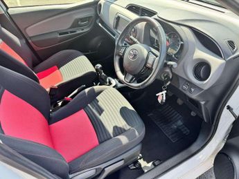 Toyota Yaris 1.33 VVT-i Sport 5dr