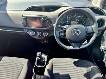 Toyota Yaris 1.33 VVT-i Sport 5dr