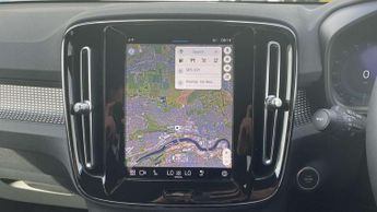 Volvo XC40 2.0 B3P Plus Dark 5dr Auto