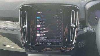 Volvo XC40 2.0 B3P Plus Dark 5dr Auto