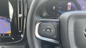 Volvo XC40 2.0 B3P Plus Dark 5dr Auto
