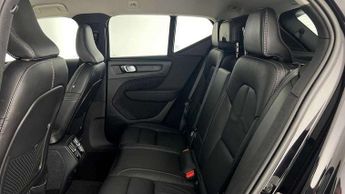 Volvo XC40 2.0 B3P Plus Dark 5dr Auto