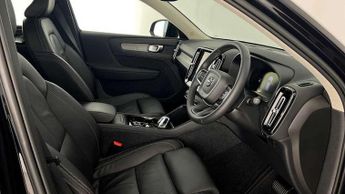 Volvo XC40 2.0 B3P Plus Dark 5dr Auto