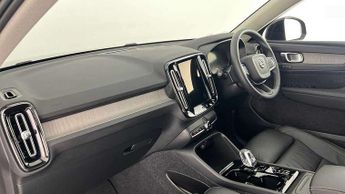Volvo XC40 2.0 B3P Plus Dark 5dr Auto