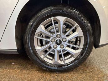 Ford Focus 1.0 EcoBoost Hybrid mHEV Titanium 5dr Auto