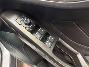 Ford Focus 1.0 EcoBoost Hybrid mHEV Titanium 5dr Auto