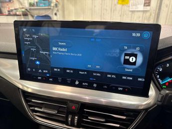 Ford Focus 1.0 EcoBoost Hybrid mHEV Titanium 5dr Auto