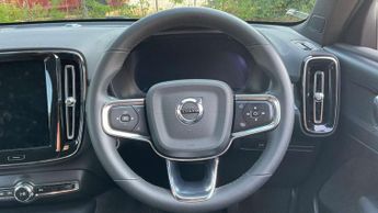Volvo XC40 2.0 B3P Core 5dr Auto