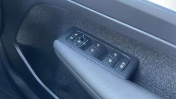 Volvo XC40 2.0 B3P Core 5dr Auto