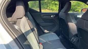 Volvo XC40 2.0 B3P Core 5dr Auto