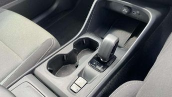 Volvo XC40 2.0 B3P Core 5dr Auto