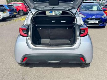 Toyota Yaris 1.5 Hybrid Design 5dr CVT