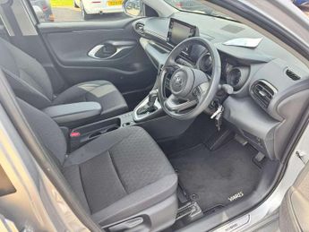 Toyota Yaris 1.5 Hybrid Design 5dr CVT