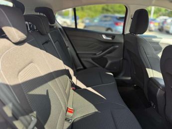 Ford Focus 1.0 EcoBoost Hybrid mHEV 155 Titanium 5dr