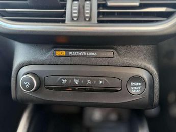 Ford Focus 1.0 EcoBoost Hybrid mHEV 155 Titanium 5dr