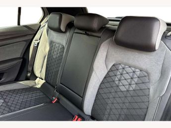 Volkswagen Golf 1.5 eTSI 150 R-Line 5dr DSG