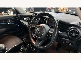 MINI Hatchback 5dr 1.5 Cooper Classic 5dr Auto
