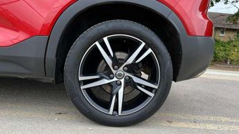 Volvo XC40 2.0 T4 R DESIGN 5dr Geartronic