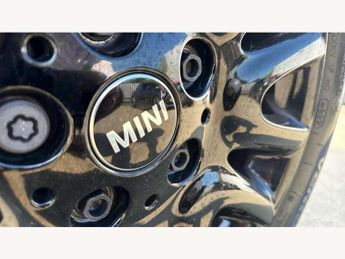 MINI Hatchback 1.5 Cooper Classic 3dr Auto