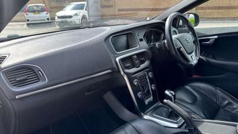 Volvo V40 D2 [122] R DESIGN Edition 5dr