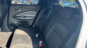 Nissan Juke 1.0 DiG-T N-Connecta 5dr DCT