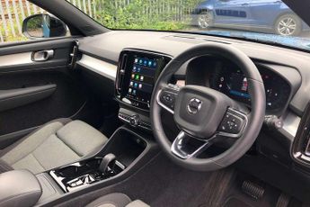 Volvo XC40 2.0 B3P Plus Dark 5dr Auto