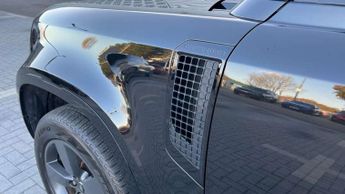 Land Rover Defender 3.0 D300 Hard Top X-Dynamic HSE Auto