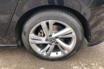 Volkswagen Golf 1.5 eTSI 150 R-Line 5dr DSG
