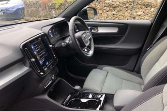 Volvo XC40 Recharge 1.5 T4 Recharge PHEV Plus Dark 5dr Auto