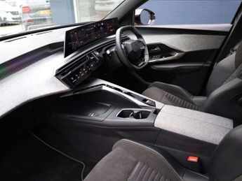 Peugeot 3008 1.2 Hybrid 136 GT 5dr e-DSC6