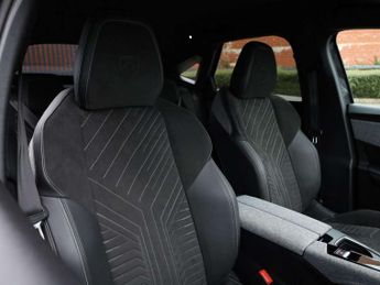 Peugeot 3008 1.2 Hybrid 136 GT 5dr e-DSC6